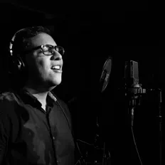 Ascolta Alejandro Rodriguez, guarda video musicali, leggi la biografia, vedi le date del tour & altro!