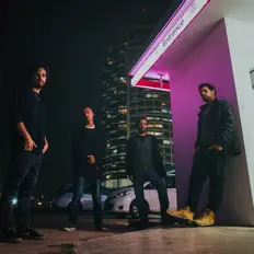 Mindset을(를) 듣고, 뮤직 비디오를 보고, 약력을 읽고, 투어 일정 등을 확인하세요!