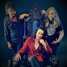 Escucha a Scarlett, mira videos musicales, lee su biografía, consulta las fechas de las gira y más.