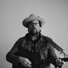 Ouça Dennis Ellsworth, assista a videoclipes, leia a biografia, veja as datas das turnês e mais!