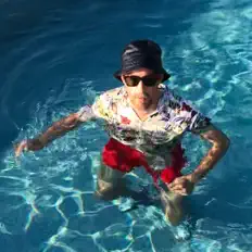 Dengarkan DJ Pasta, tonton video musik, baca bio, lihat tanggal tur & lainnya!