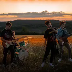 聆聽 TheCube、觀看音樂影片、閱讀小傳、查看巡演日期等！