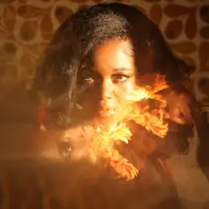 Écoutez TaRhea Ray, regardez des vidéoclips, lisez la biographie, consultez les dates de tournée et plus encore !