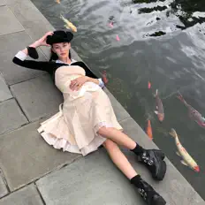 Luister naar I'm Rylee, bekijk muziekvideo's, lees de bio, bekijk de tourdata, en meer!