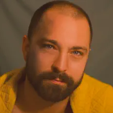 Listen to Michael Richard Klics, watch music videos, read bio, see tour dates & more!