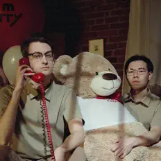 Posłuchaj wykonawcy Seamstress, obejrzyj teledyski, przeczytaj biografię, zobacz daty tras koncertowych i nie tylko!