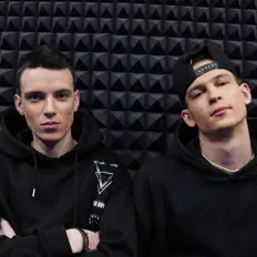 收听 Zadelo & Avgoor、观看音乐视频、阅读小传、查看巡演日期等 ！