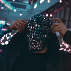 收听 MIRR.IMG、观看音乐视频、阅读小传、查看巡演日期等 ！
