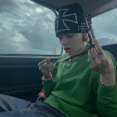 Escucha a kidromi, mira videos musicales, lee su biografía, consulta las fechas de las gira y más.