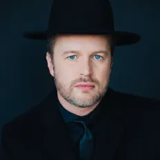 Poslechněte si interpreta Tristan Malavoy, sledujte hudební videa, přečtěte si životopis, podívejte se na data turné a další informace.