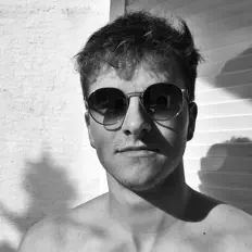 Escucha a Menush, mira videos musicales, lee su biografía, consulta las fechas de las gira y más.