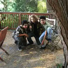 Ascolta East Bay Confidential, guarda video musicali, leggi la biografia, vedi le date del tour & altro!