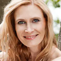 Listen to Stefanie Danielle, watch music videos, read bio, see tour dates & more!