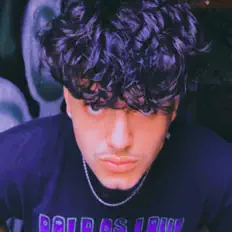 Elii Xを聴いたり、ミュージックビデオを鑑賞したり、経歴やツアー日程などを確認したりしましょう！