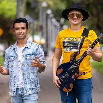 Listen to De Lo Que Tengo Te Doy, watch music videos, read bio, see tour dates & more!
