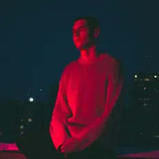 Ouve СВЯТ, vê vídeos de música, lê a biografia, vê as datas da digressão e muito mais!