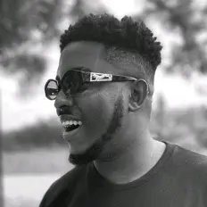 Gbottを聴いたり、ミュージックビデオを鑑賞したり、経歴やツアー日程などを確認したりしましょう！