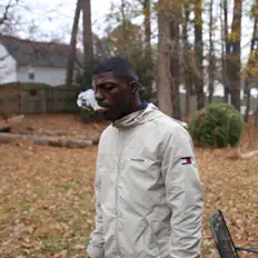 Sheaquan सुनें, म्यूज़िक वीडियो देखें, बायो पढ़ें, दौरे की तारीखें और बहुत कुछ देखें!