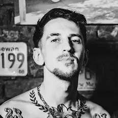 Ouve ГУДФЭЛЛА, vê vídeos de música, lê a biografia, vê as datas da digressão e muito mais!