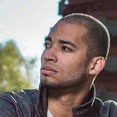 Hör dir Patpeliz an, schau dir Musikvideos an, lies die Biografie, finde Tourdaten und mehr!