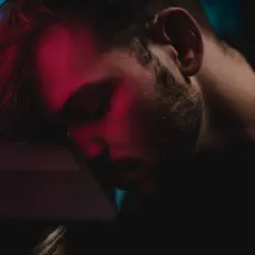 收听 Jordan Tortorello、观看音乐视频、阅读小传、查看巡演日期等 ！