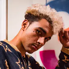 Écoutez LIL Star, regardez des vidéoclips, lisez la biographie, consultez les dates de tournée et plus encore !