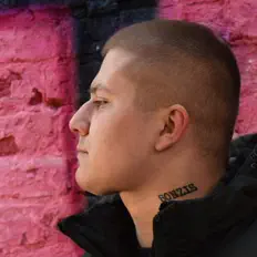 Sonzis सुनें, म्यूज़िक वीडियो देखें, बायो पढ़ें, दौरे की तारीखें और बहुत कुछ देखें!