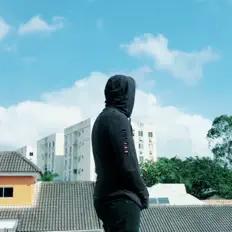 Ακούστε περιεχόμενο από Dan Tavares, παρακολουθήστε μουσικά βίντεο, διαβάστε το βιογραφικό, δείτε ημερομηνίες περιοδείας, και πολλά ακόμη!