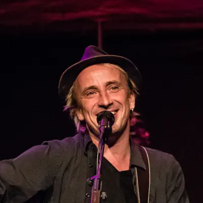Listen to Stefan Knittler & Fründe, watch music videos, read bio, see tour dates & more!