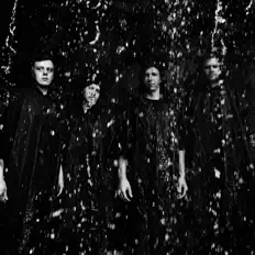 Show Me A Dinosaurを聴いたり、ミュージックビデオを鑑賞したり、経歴やツアー日程などを確認したりしましょう!