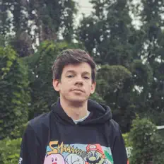 Ouve Whitty, vê vídeos de música, lê a biografia, vê as datas da digressão e muito mais!