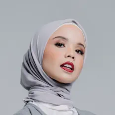 Zarisya Azizを聴いたり、ミュージックビデオを鑑賞したり、経歴やツアー日程などを確認したりしましょう！