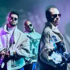 Astrophonie을(를) 듣고, 뮤직 비디오를 보고, 약력을 읽고, 투어 일정 등을 확인하세요!