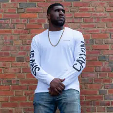 Hör dir Chosenstar an, schau dir Musikvideos an, lies die Biografie, finde Tourdaten und mehr!