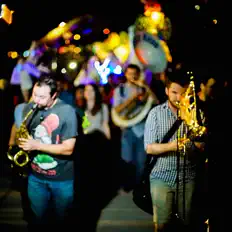 Ascolta Free Radicals, guarda video musicali, leggi la biografia, vedi le date del tour & altro!