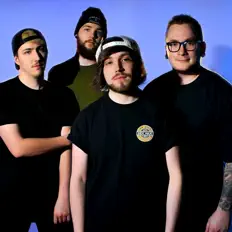 收听 Stay Late、观看音乐视频、阅读小传、查看巡演日期等 ！