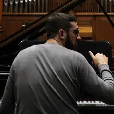 Listen to André Meneses, watch music videos, read bio, see tour dates & more!