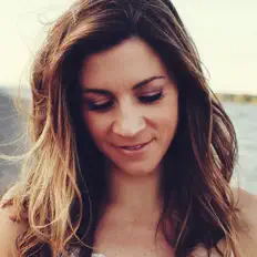 Ouça Naomi LaViolette, assista a videoclipes, leia a biografia, veja as datas das turnês e mais!