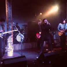 Pale Fire을(를) 듣고, 뮤직 비디오를 보고, 약력을 읽고, 투어 일정 등을 확인하세요!