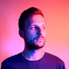 收听 Maske、观看音乐视频、阅读小传、查看巡演日期等 ！