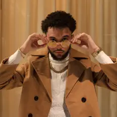 Hör dir Young Cicero an, schau dir Musikvideos an, lies die Biografie, finde Tourdaten und mehr!