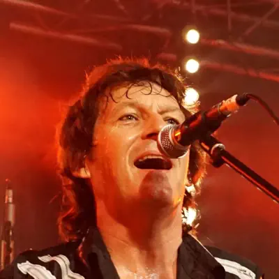 Listen to Phil Hendriks, watch music videos, read bio, see tour dates & more!