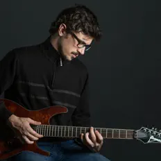 Ακούστε περιεχόμενο από Will Giam, παρακολουθήστε μουσικά βίντεο, διαβάστε το βιογραφικό, δείτε ημερομηνίες περιοδείας, και πολλά ακόμη!