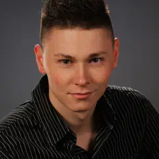Hör dir Evad an, schau dir Musikvideos an, lies die Biografie, finde Tourdaten und mehr!