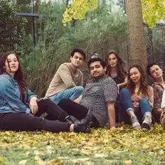 From the Roots dinle, müzik videolarını izle, biyografisini oku, tur tarihlerini ve daha fazlasını gör!