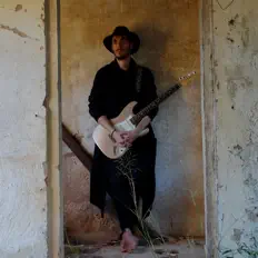 Dengarkan Xavi Castle, tonton video musik, baca bio, lihat tanggal tur & lainnya!