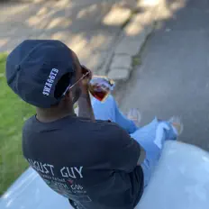 Dengarkan Swaggy B, tonton video musik, baca bio, lihat tanggal tur & lainnya!