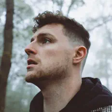 Posłuchaj wykonawcy Link Lewis, obejrzyj teledyski, przeczytaj biografię, zobacz daty tras koncertowych i nie tylko!