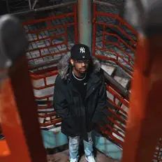 Hör dir King Dart an, schau dir Musikvideos an, lies die Biografie, finde Tourdaten und mehr!