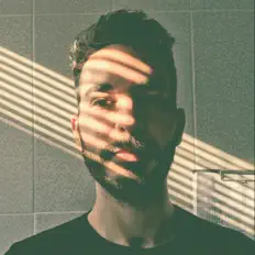 Ouve DOGU B., vê vídeos de música, lê a biografia, vê as datas da digressão e muito mais!